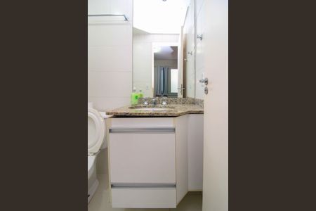 Apartamento à venda com 75m², 2 quartos e 2 vagas Apartamento à venda com 75m², 2 quartos e 2 vagasBanheiro Suíte