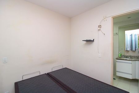 Apartamento à venda com 75m², 2 quartos e 2 vagas Apartamento à venda com 75m², 2 quartos e 2 vagasSuíte