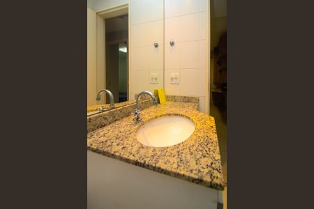 Apartamento à venda com 75m², 2 quartos e 2 vagas Apartamento à venda com 75m², 2 quartos e 2 vagasBanheiro