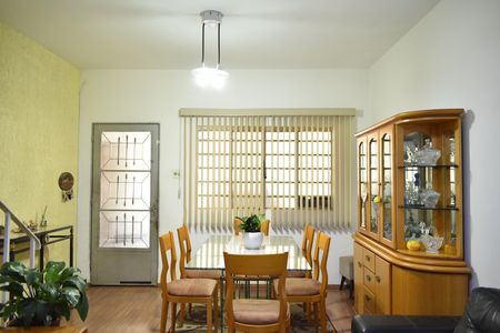 Casa à venda com 130m², 2 quartos e 1 vagaSala