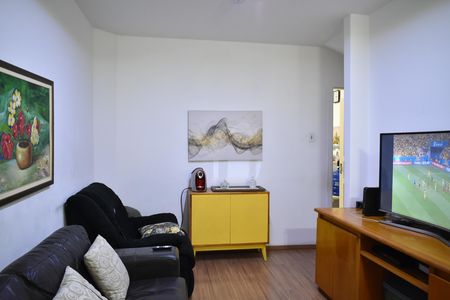 Sala de casa à venda com 2 quartos, 130m² em Parque Imperial, São Paulo