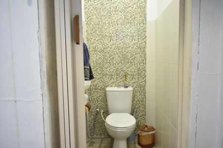 Casa à venda com 130m², 2 quartos e 1 vagaBanheiro externo