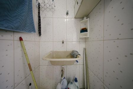 Casa para alugar com 73m², 2 quartos e 1 vagaÁrea de Serviço