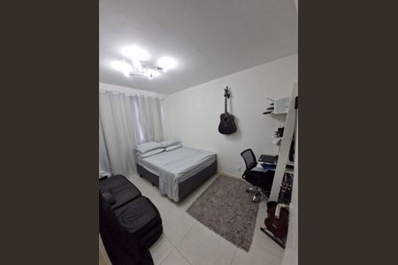 Casa de condomínio à venda com 190m², 4 quartos e 1 vaga Casa de condomínio à venda com 190m², 4 quartos e 1 vagaQuarto