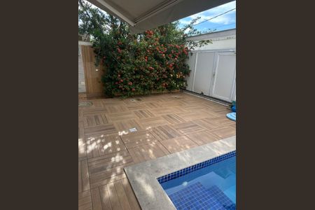 Casa de condomínio à venda com 190m², 4 quartos e 1 vaga Casa de condomínio à venda com 190m², 4 quartos e 1 vagaÁrea Externa
