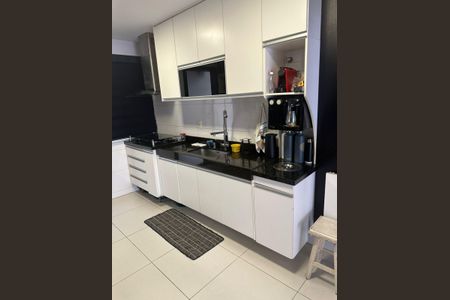 Casa de condomínio à venda com 190m², 4 quartos e 1 vaga Casa de condomínio à venda com 190m², 4 quartos e 1 vagaCozinha