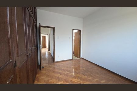 Casa para alugar com 210m², 5 quartos e 1 vaga