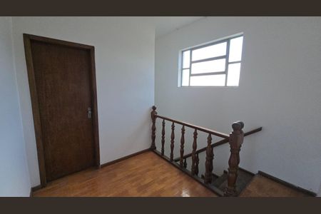 Casa para alugar com 210m², 5 quartos e 1 vaga