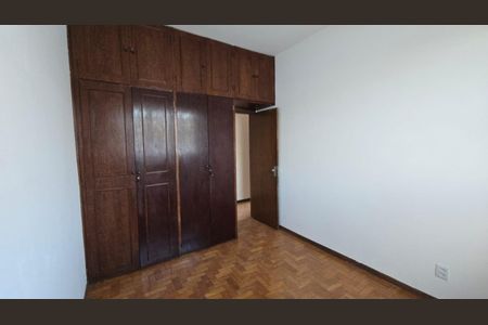 Casa para alugar com 210m², 5 quartos e 1 vaga