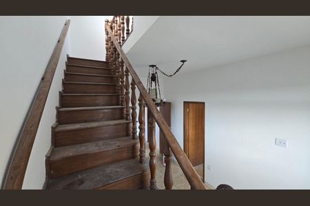 Casa para alugar com 210m², 5 quartos e 1 vaga
