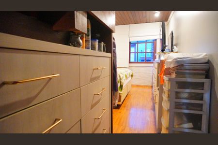 Suite 1 de casa à venda com 4 quartos, 339m² em Chácara das Pedras, Porto Alegre