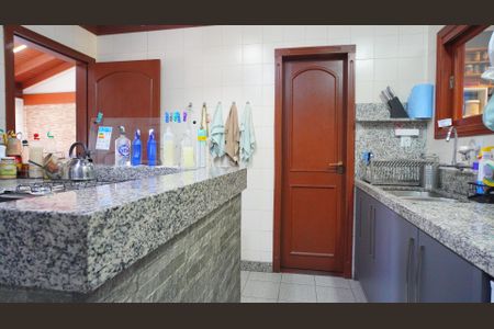 Cozinha  de casa à venda com 4 quartos, 339m² em Chácara das Pedras, Porto Alegre