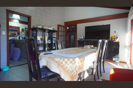 Copa da  cozinha  de casa à venda com 4 quartos, 339m² em Chácara das Pedras, Porto Alegre
