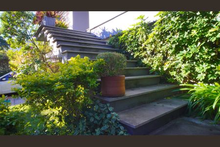 Entrada de casa à venda com 4 quartos, 339m² em Chácara das Pedras, Porto Alegre