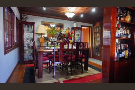 Sala de jantar  de casa à venda com 4 quartos, 339m² em Chácara das Pedras, Porto Alegre