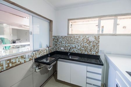 Cozinha de kitnet/studio para alugar com 0 quarto, 25m² em Jardim Julio, Barueri
