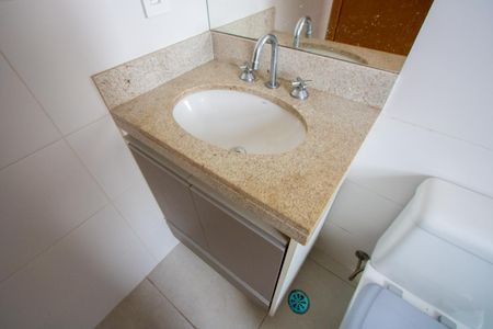 Apartamento para alugar com 64m², 2 quartos e 2 vagas Apartamento para alugar com 64m², 2 quartos e 2 vagasBanheiro do quarto 1