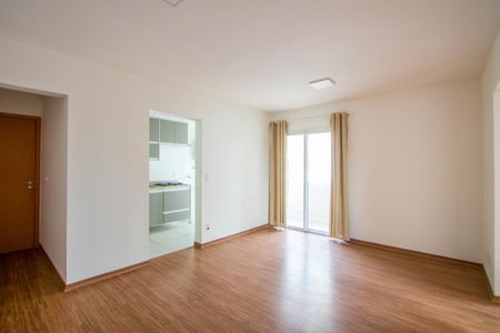 Sala de apartamento para alugar com 2 quartos, 64m² em Jardim Bela Vista, Santo André