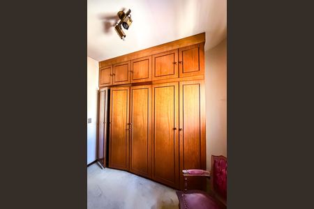 Apartamento para alugar com 395m², 4 quartos e 3 vagas Apartamento para alugar com 395m², 4 quartos e 3 vagasCloset da suíte 1
