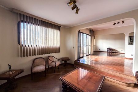 Apartamento para alugar com 395m², 4 quartos e 3 vagas Apartamento para alugar com 395m², 4 quartos e 3 vagasSala de TV