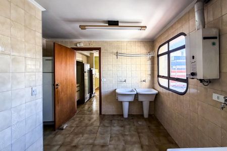 Apartamento para alugar com 395m², 4 quartos e 3 vagas Apartamento para alugar com 395m², 4 quartos e 3 vagasÁrea de Serviço
