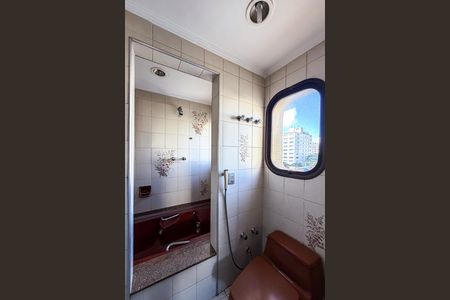 Apartamento para alugar com 395m², 4 quartos e 3 vagas Apartamento para alugar com 395m², 4 quartos e 3 vagasBanheiro da Suíte 1