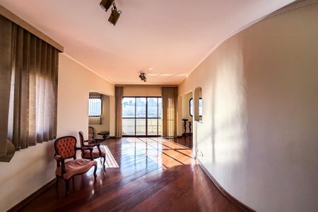 Apartamento para alugar com 395m², 4 quartos e 3 vagas Apartamento para alugar com 395m², 4 quartos e 3 vagasSala