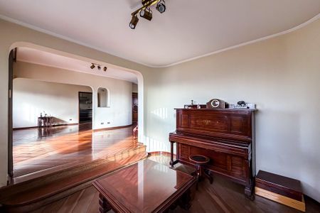 Apartamento para alugar com 395m², 4 quartos e 3 vagas Apartamento para alugar com 395m², 4 quartos e 3 vagasSala de TV