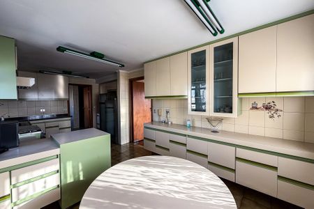 Apartamento para alugar com 395m², 4 quartos e 3 vagas Apartamento para alugar com 395m², 4 quartos e 3 vagasCozinha
