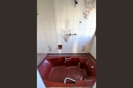 Apartamento para alugar com 395m², 4 quartos e 3 vagas Apartamento para alugar com 395m², 4 quartos e 3 vagasBanheiro da Suíte 1