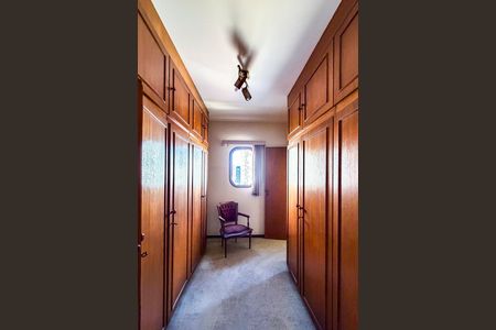 Apartamento para alugar com 395m², 4 quartos e 3 vagas Apartamento para alugar com 395m², 4 quartos e 3 vagasCloset da suíte 1
