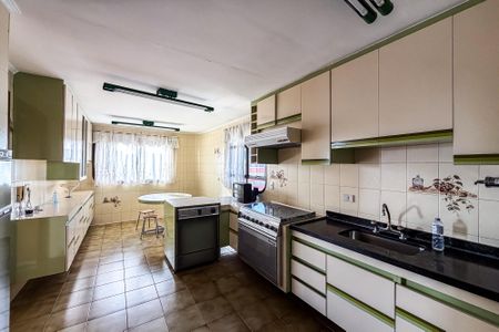 Apartamento para alugar com 395m², 4 quartos e 3 vagas Apartamento para alugar com 395m², 4 quartos e 3 vagasCozinha