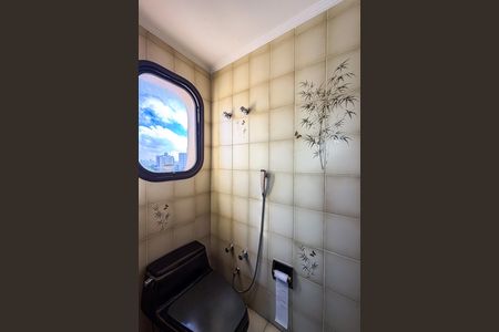 Apartamento para alugar com 395m², 4 quartos e 3 vagas Apartamento para alugar com 395m², 4 quartos e 3 vagasBanheiro da Suíte 2