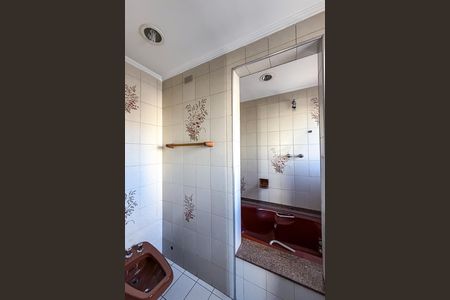 Apartamento para alugar com 395m², 4 quartos e 3 vagas Apartamento para alugar com 395m², 4 quartos e 3 vagasBanheiro da Suíte 1