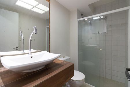 Apartamento à venda com 82m², 3 quartos e 1 vaga Apartamento à venda com 82m², 3 quartos e 1 vagaBanheiro