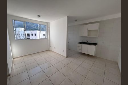 Sala de apartamento à venda com 2 quartos, 48m² em Barra da Tijuca, Rio de Janeiro