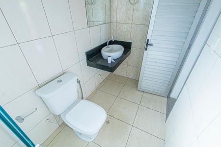 Casa para alugar com 110m², 2 quartos e 1 vaga Casa para alugar com 110m², 2 quartos e 1 vagaBanheiro