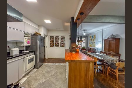 Apartamento para alugar com 150m², 3 quartos e sem vaga