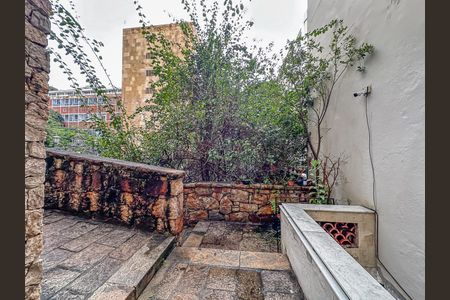 Apartamento para alugar com 150m², 3 quartos e sem vaga