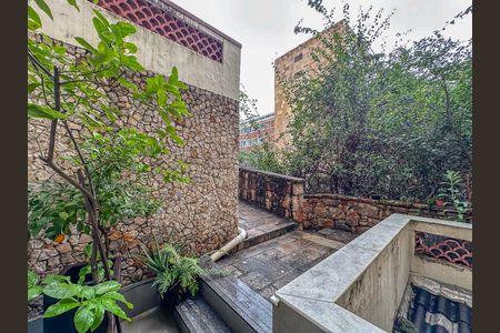 Apartamento para alugar com 150m², 3 quartos e sem vaga