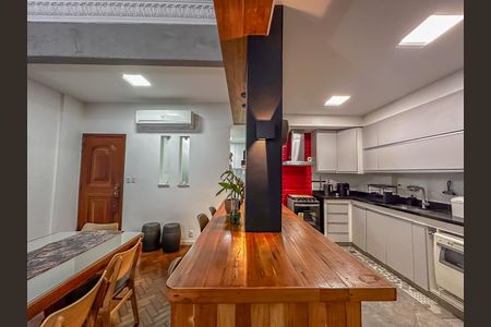 Apartamento para alugar com 150m², 3 quartos e sem vaga