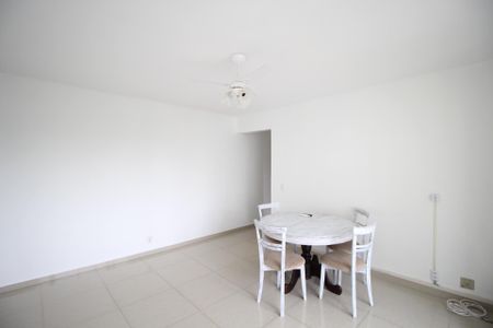 Apartamento para alugar com 73m², 2 quartos e sem vagaSala
