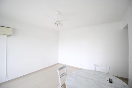 Apartamento para alugar com 73m², 2 quartos e sem vagaSala