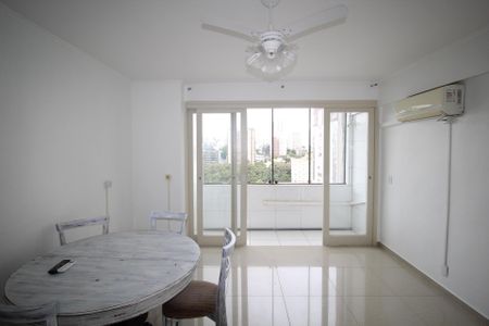 Sala de apartamento para alugar com 2 quartos, 73m² em Moinhos de Vento, Porto Alegre