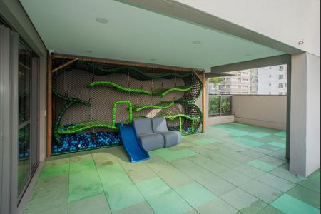 Apartamento à venda com 132m², 3 quartos e 2 vagasÁrea comum - Playground