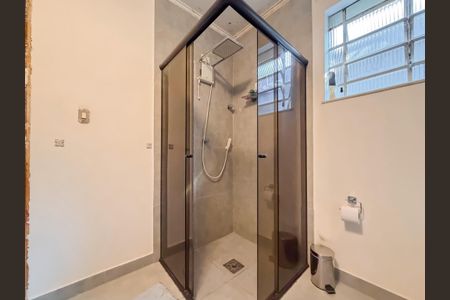 Casa à venda com 450m², 6 quartos e 3 vagas Casa à venda com 450m², 6 quartos e 3 vagasBanheiro 3