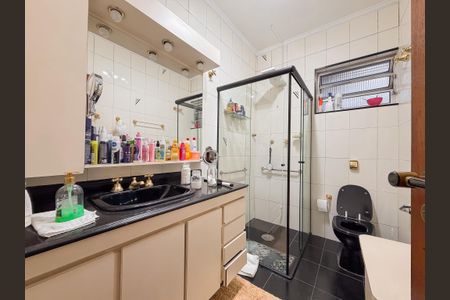 Casa à venda com 450m², 6 quartos e 3 vagas Casa à venda com 450m², 6 quartos e 3 vagasBanheiro da Suíte 1