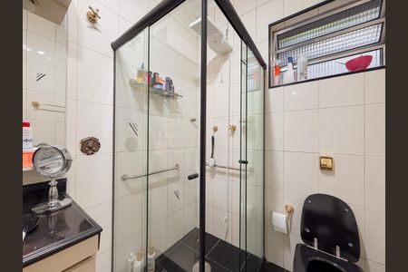 Casa à venda com 450m², 6 quartos e 3 vagas Casa à venda com 450m², 6 quartos e 3 vagasBanheiro 1