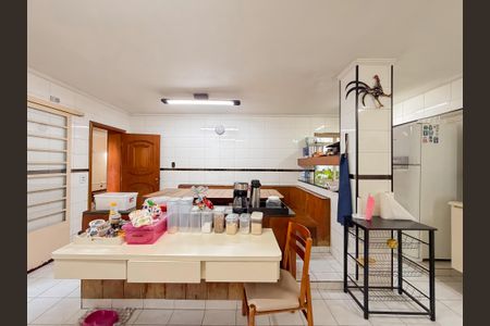Casa à venda com 450m², 6 quartos e 3 vagas Casa à venda com 450m², 6 quartos e 3 vagasCozinha