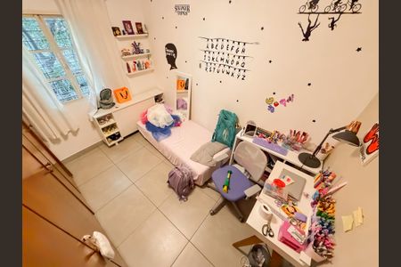 Casa à venda com 450m², 6 quartos e 3 vagas Casa à venda com 450m², 6 quartos e 3 vagasQuarto 2
